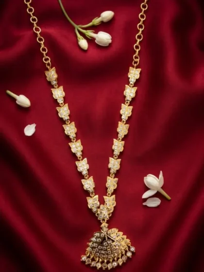 Classic Heritage Jewelry necklace and earring
