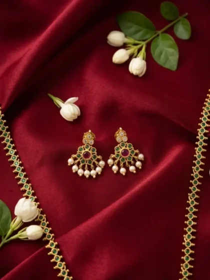 Elegant Traditional Green Stone & Pearl Haram Necklace (1)